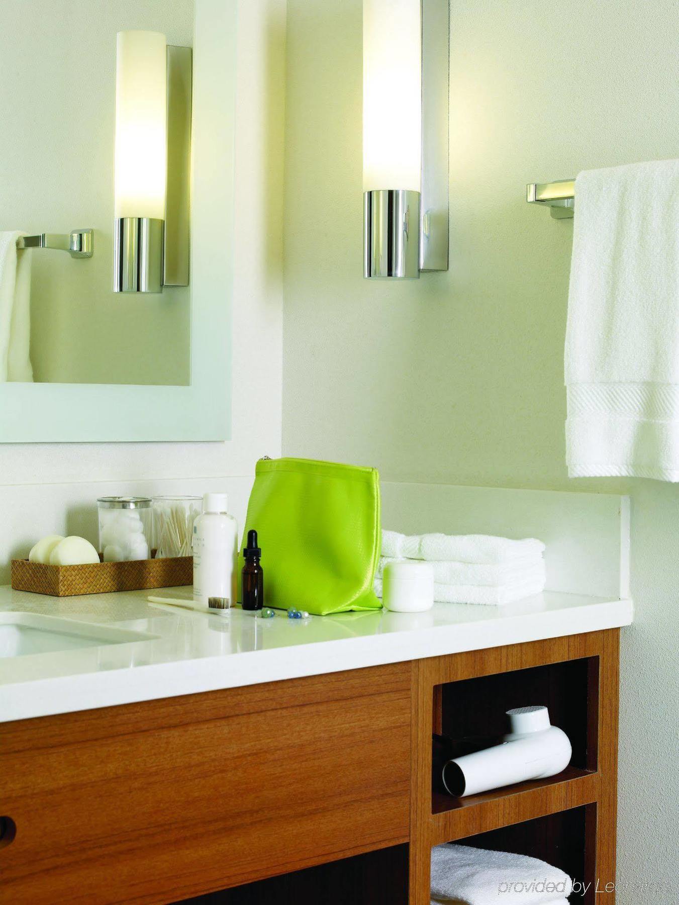 Springhill Suites Hampton Bilik gambar